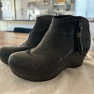 Dansko Women's Black Leather Ankle Boots
